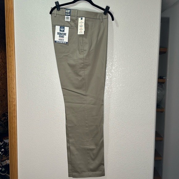 Dockers | Pants | Dockers Signature Khaki Classic Fit | Poshmark